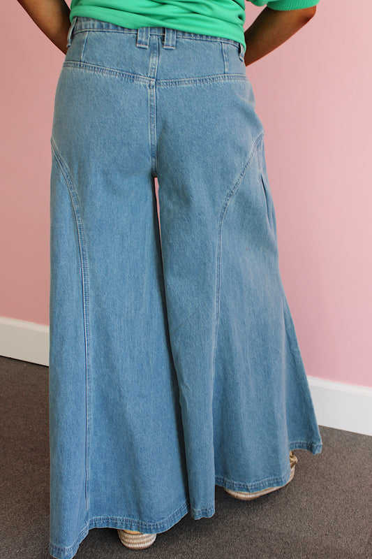 Pleated Wide Leg Jean