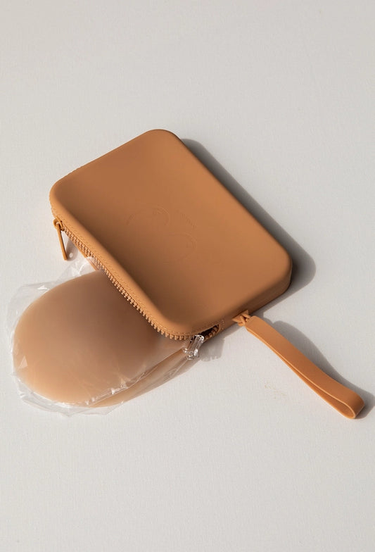 BOOB-EEZ / Adhesive Stick-On Bra + Silicone Travel Case