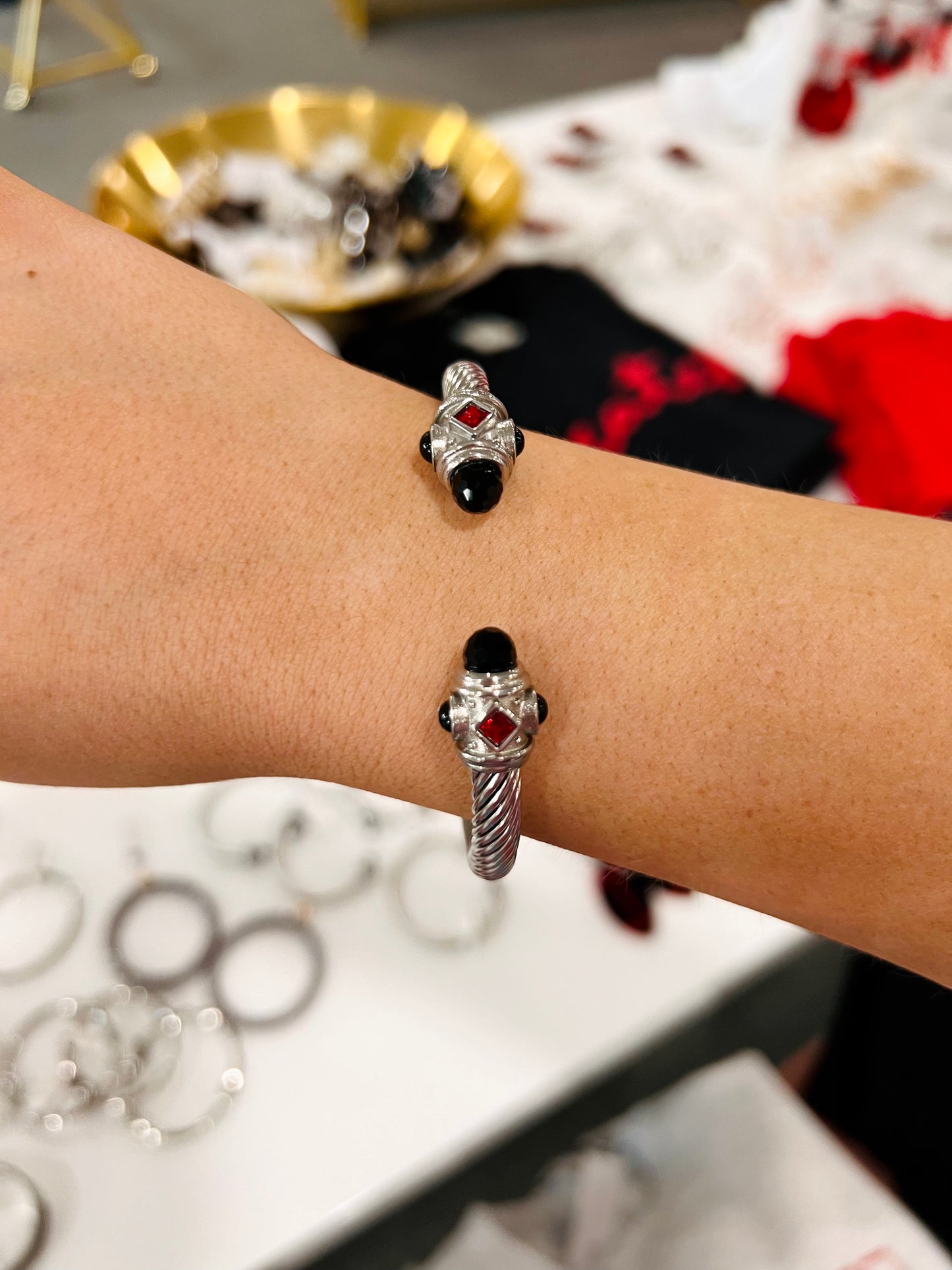Cable Wire Twisted Bangle - RED/BLACK