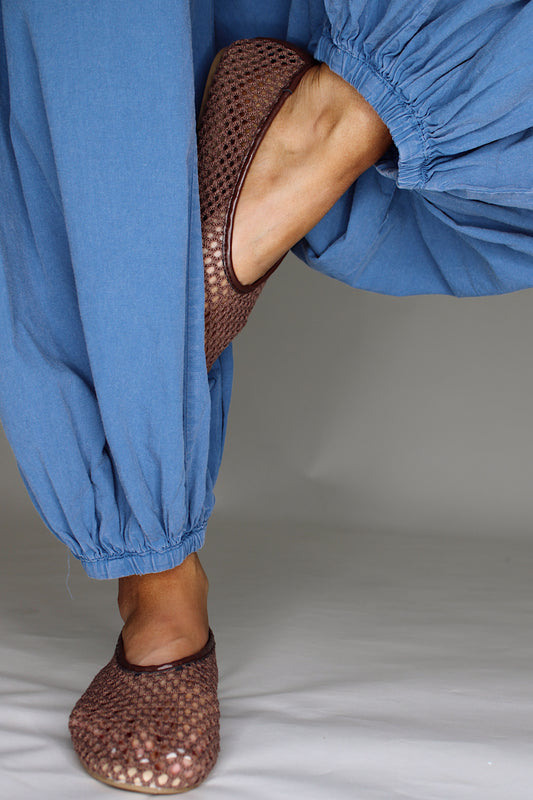 The Anna Woven Flat - Brown