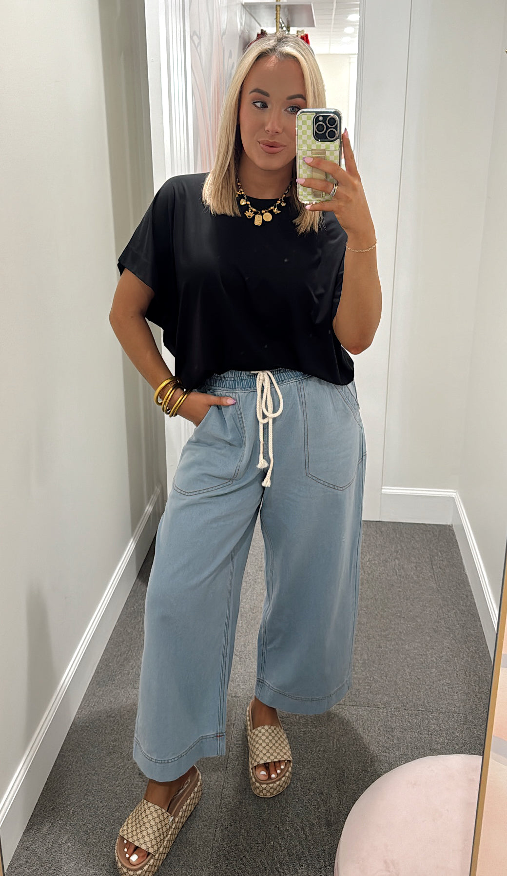 Go to Top in Black