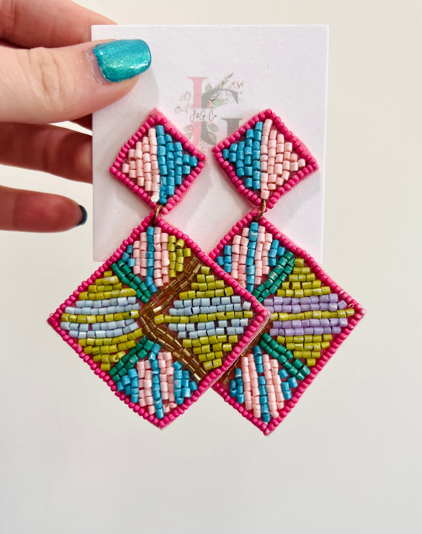 Stripe Pattern Beaded Earring - Fuchsia