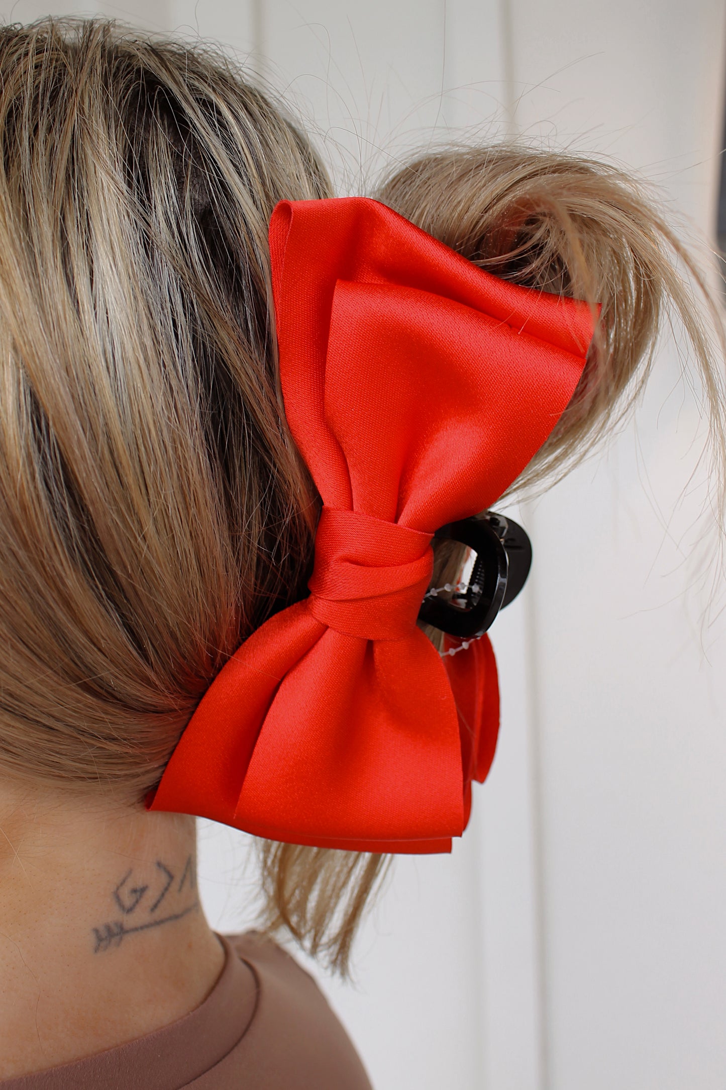 Bow Claw Clip in Red