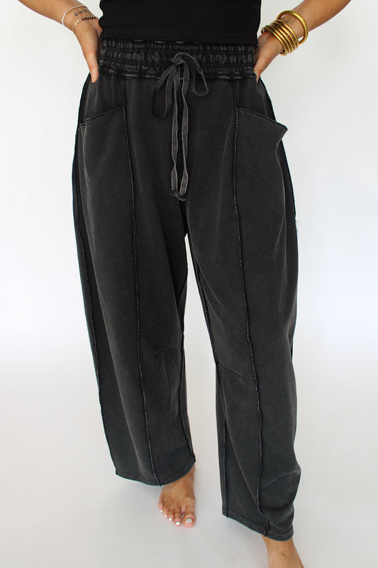 Barrel Sweats in Black