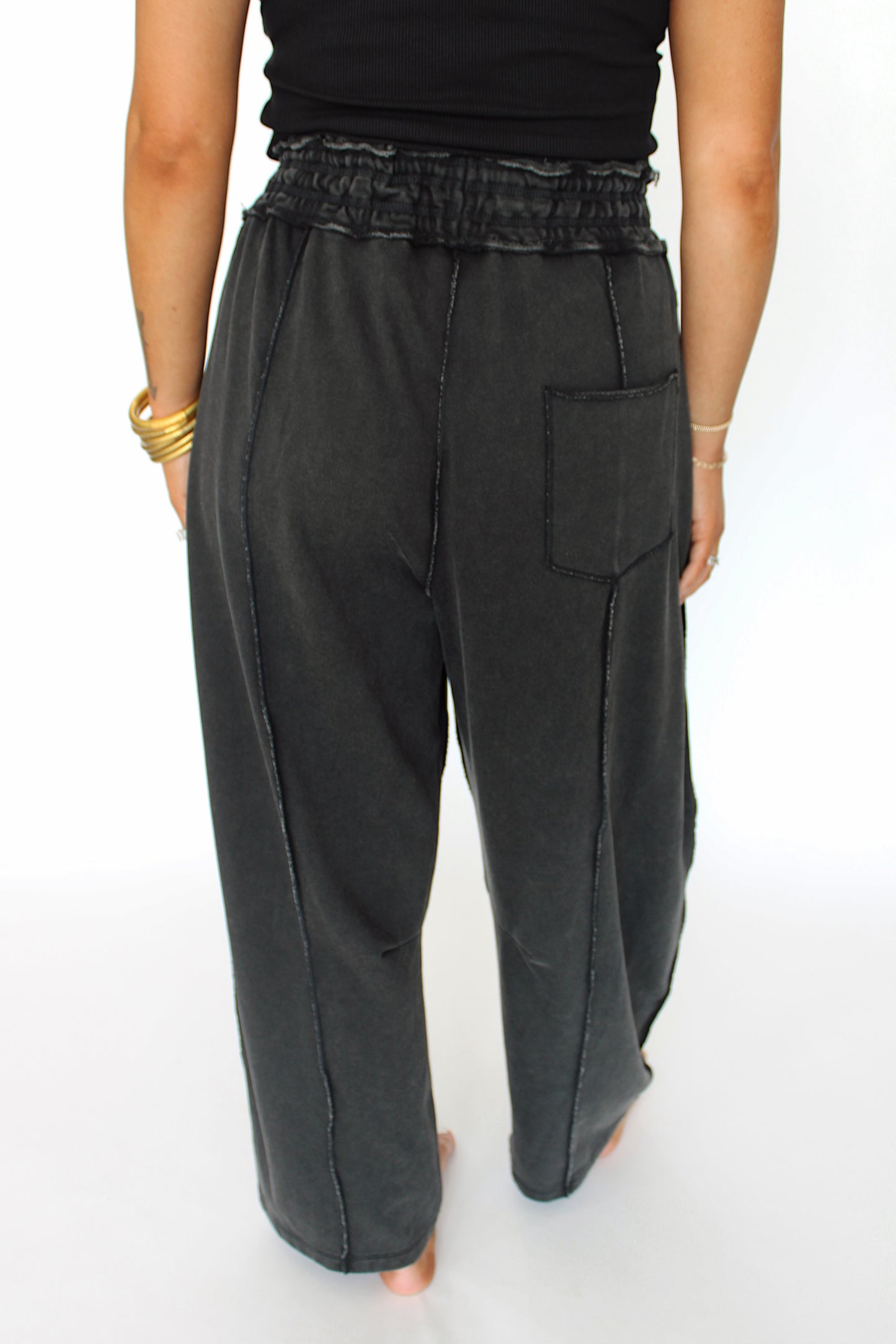 Barrel Sweats in Black
