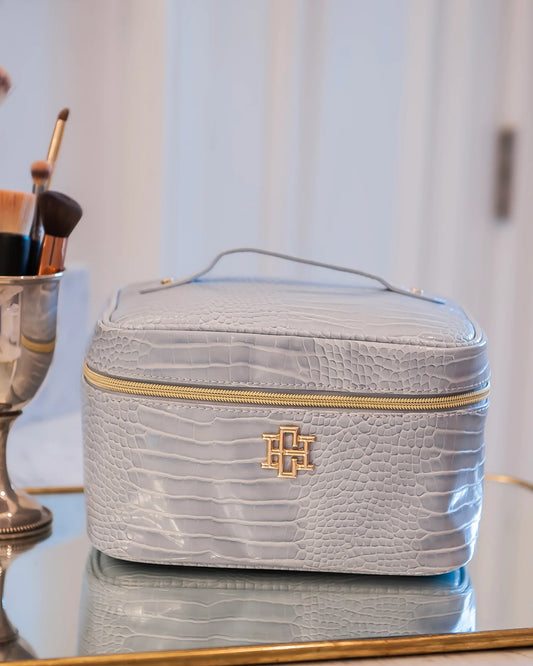 CAROLINE HILL | Hampton Train Case Baby Blue EC